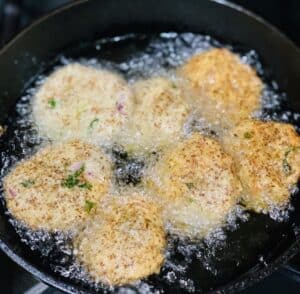 Deep frying Vadas
